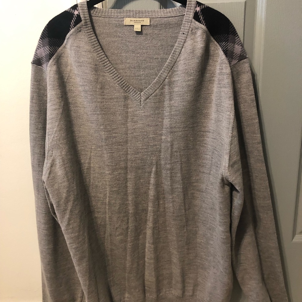 Burberry sweater
